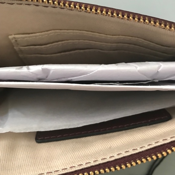 NWT Frye Wristlet Leather Wine color - Picture 6 of 11